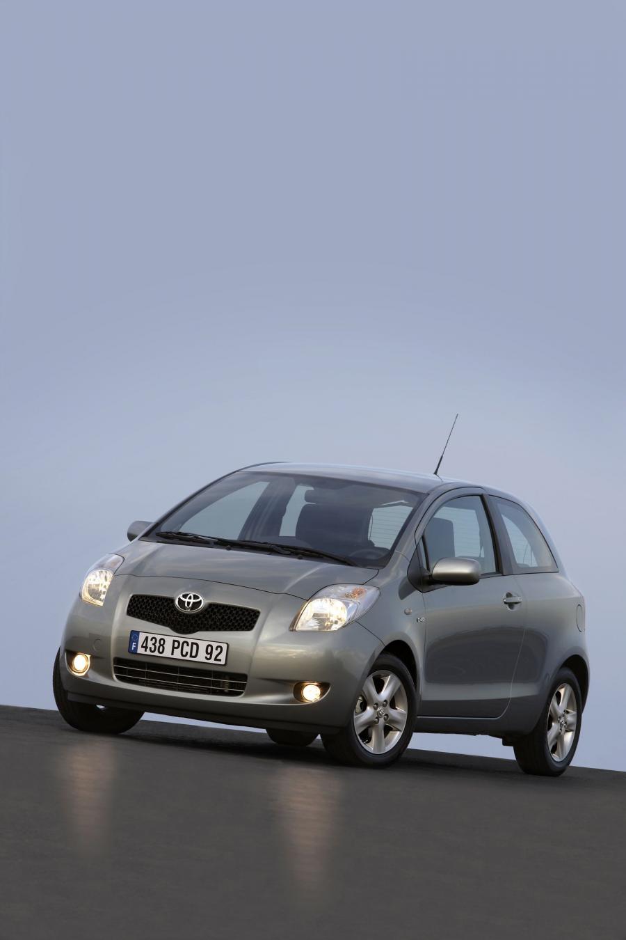  Toyota Yaris 2005 года  (фото 67 из 165)